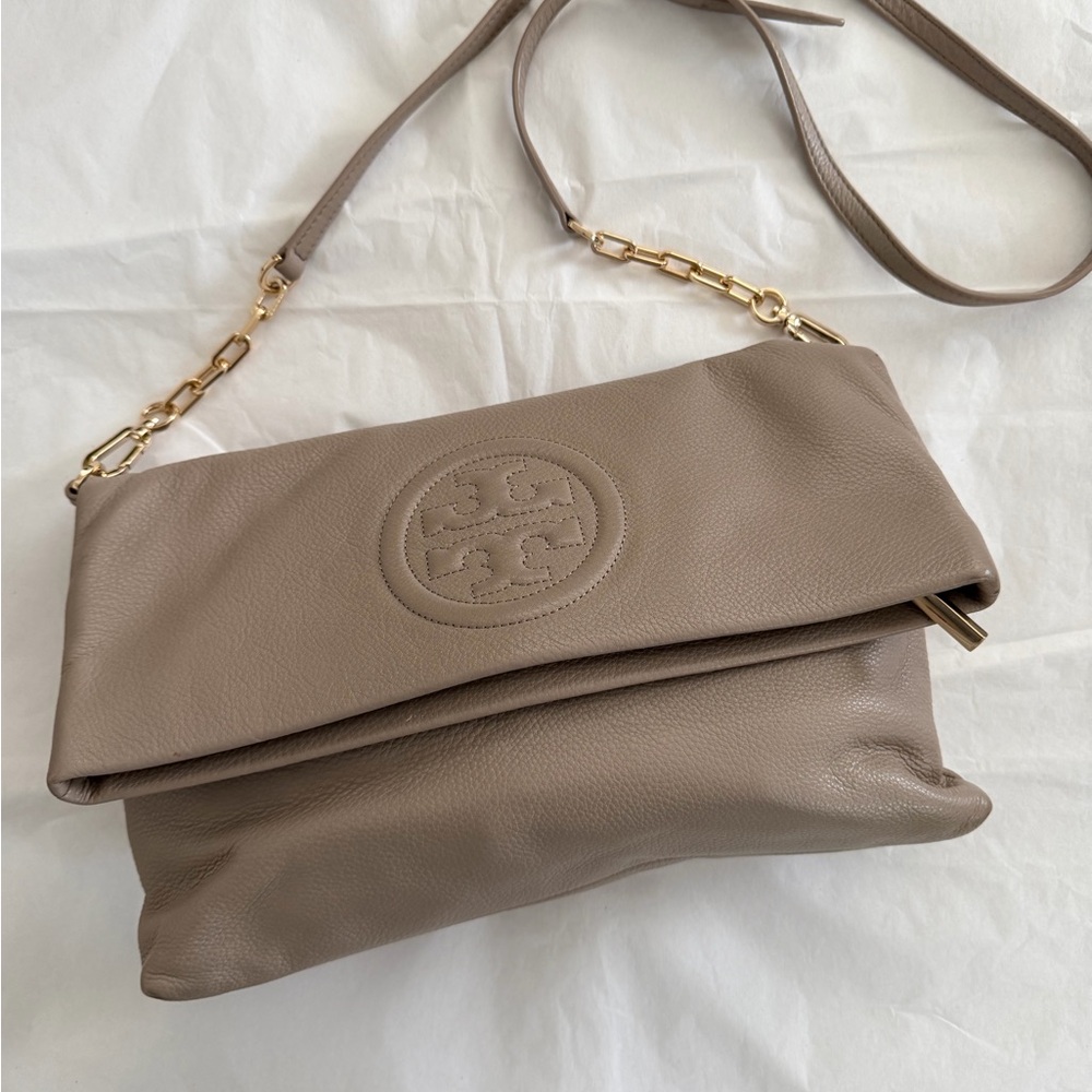 Tory Burch Bombe Leather Foldover Shoulder Bag in French Grey - Picture 2 of 10